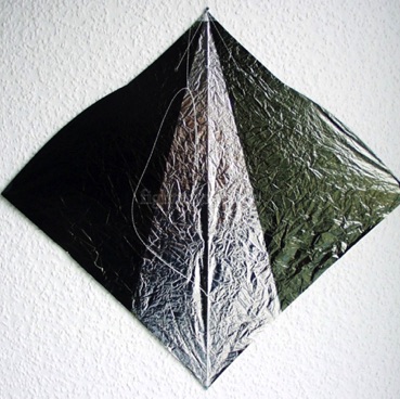 Segel: geätzt
Segelmaterial: Mylar
Bogenstab: Carbon 1,3 mm
Mittelstab: Bambus geschnitzt
Gesamtgewicht: 7,0 g Segel: geätzt
Segelmaterial: Mylar
Bogenstab: Carbon 1,3 mm
Mittelstab: Bambus geschnitzt
Gesamtgewicht: 7,0 g